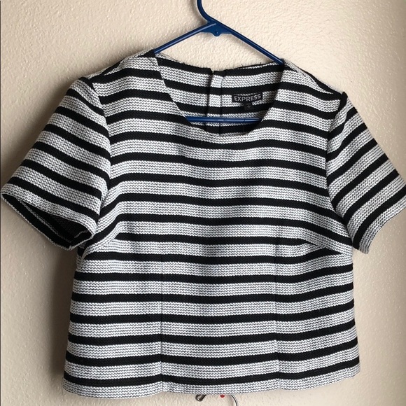 Crop top and mini skirt set - Picture 2 of 5